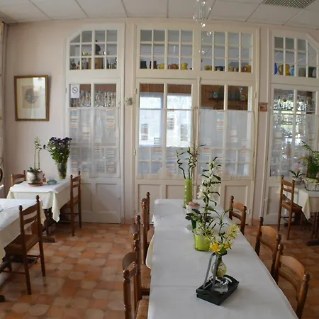 Szálloda De L'arrivee Fouras