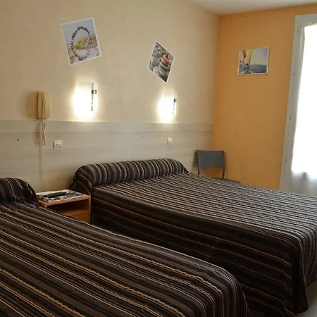 De L'arrivee Hotel Fouras