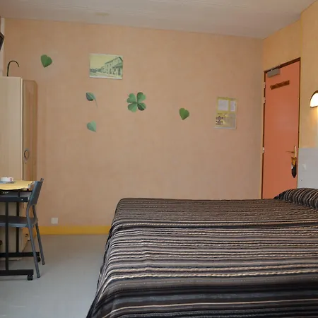 De L'arrivee Hotel Fouras